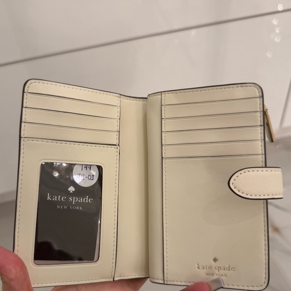 🌟SOLD🌟 NWT Kate Spade Leila Medium Compact Bifold Wallet - Picture 5 of 5